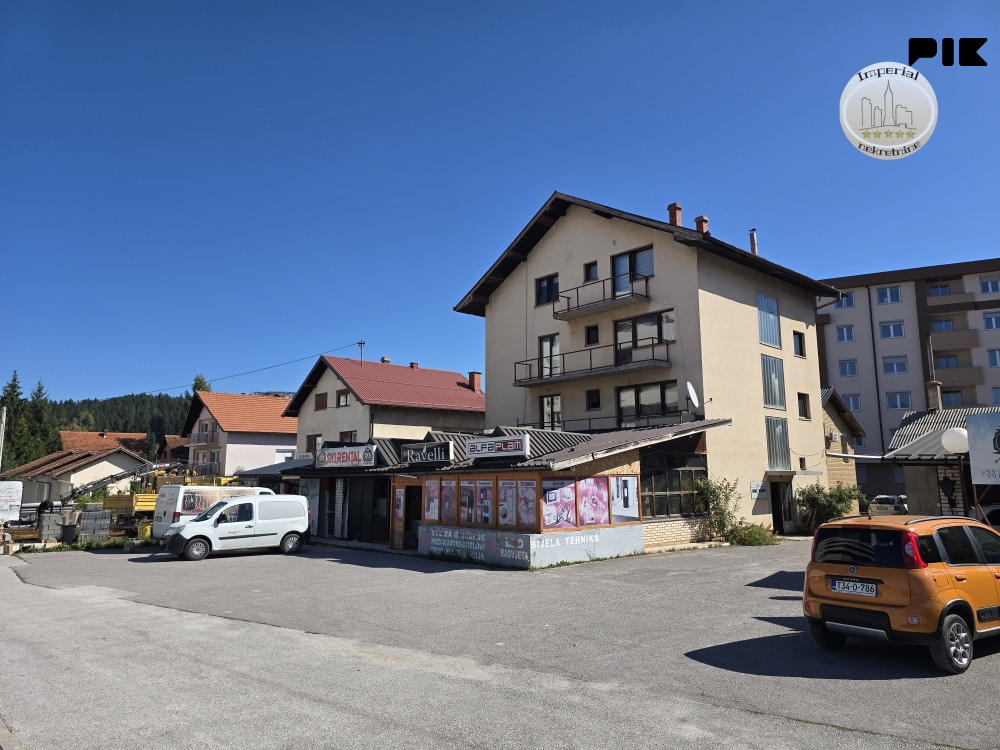 Stan Pale, 48m2, dvosoban, strogi centar, 3. sprat, namješten 3