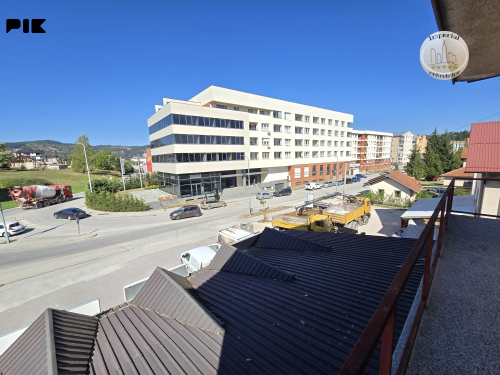 Stan Pale, 100m2, drugi sprat, strogi centar,parking,top lokacija 2