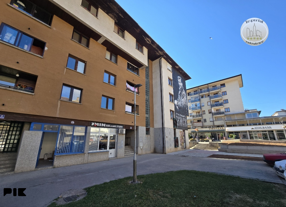 Poslovni prostor Pale, 35.91m2, na šetalištu, strogi centar