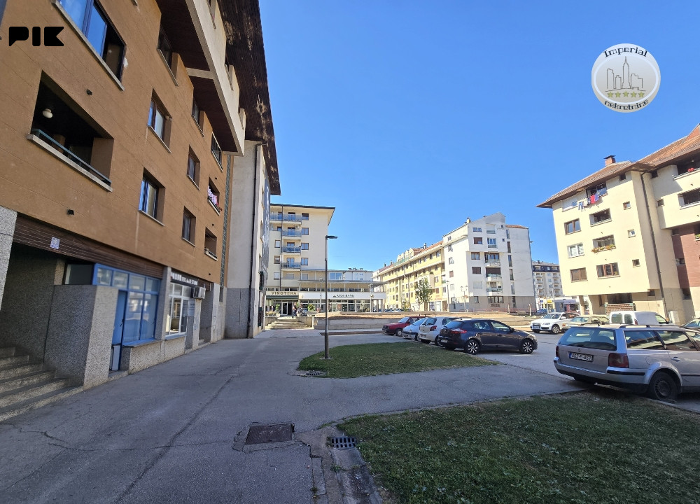 Poslovni prostor Pale, 35.91m2, na šetalištu, strogi centar 2