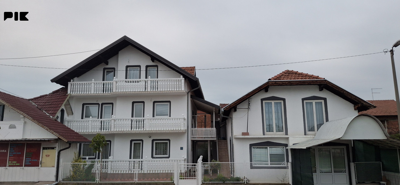 2 KUĆE na prodaju - BRČKO (ukupna površina 484m2)