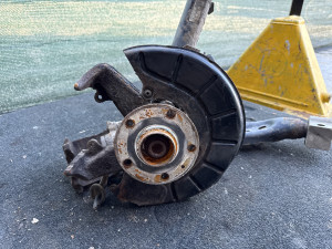 Glavčina pezaj amortizer lafeta prednji lijevi Audi A3 2010 (fotografija 2)