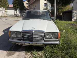 Mercedes-Benz 240 1981