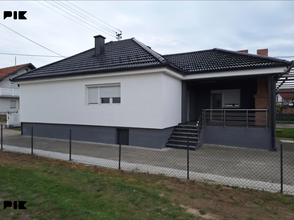 Kuca 112m2 i pomocni objekat hala 300m2 modrica stan 2