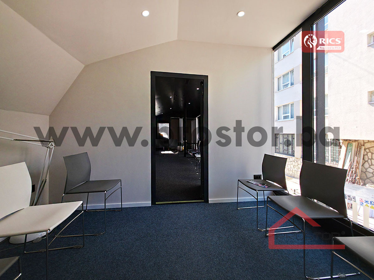 PROSTOR izdaje: Poslovni prostor, 38m2, Centar 3