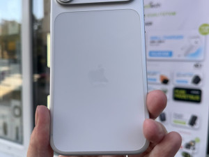 iPhone 17 pro max 256 GB zdravlje  93% rezerviusan