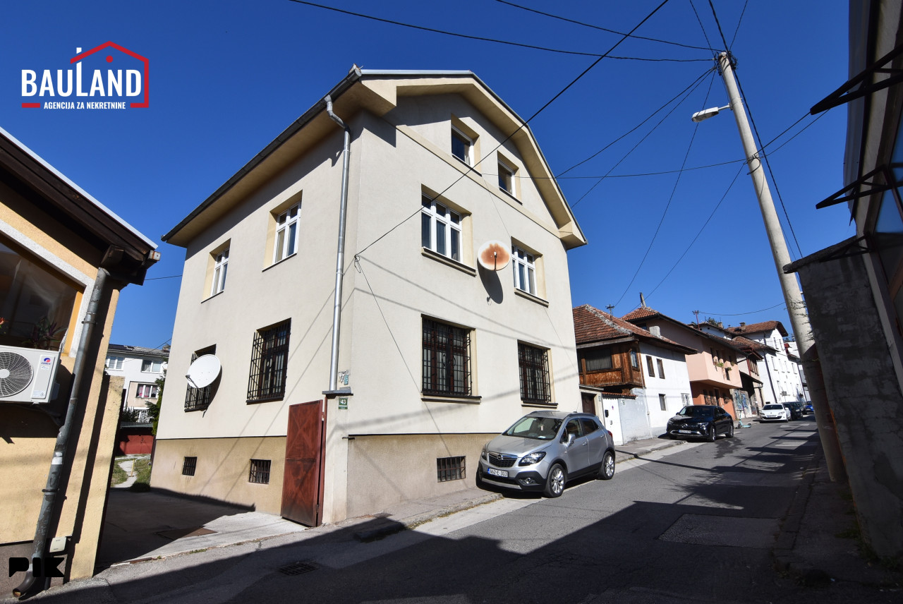 Trosoban stan, garaža i podrum / Bjelave, Centar