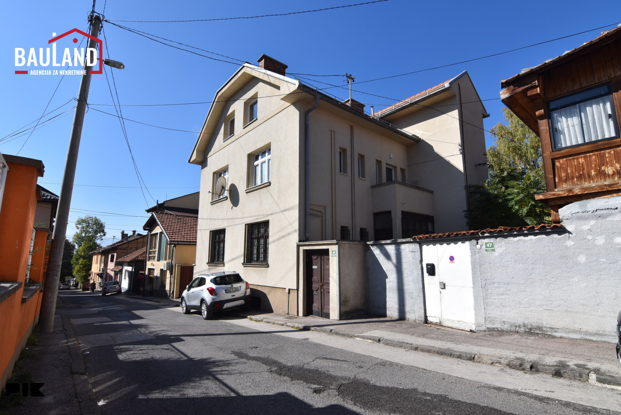 Trosoban stan, garaža i podrum / Bjelave, Centar 2