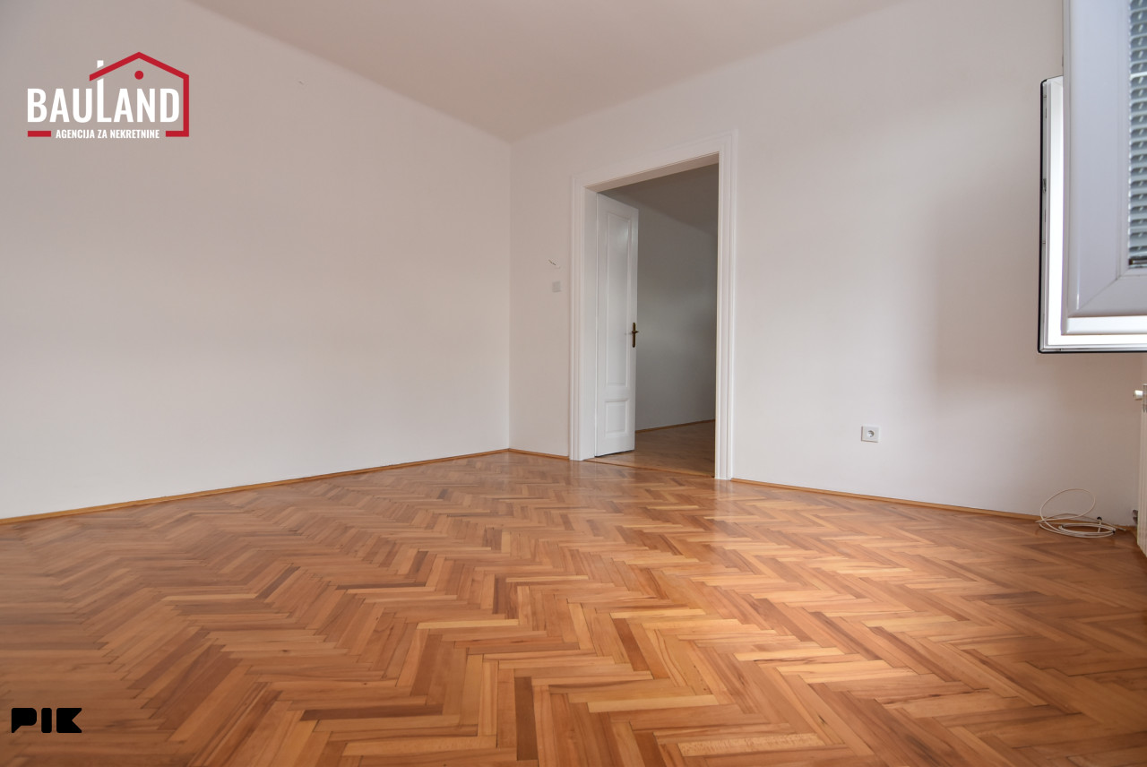Trosoban stan, garaža i podrum / Bjelave, Centar 3