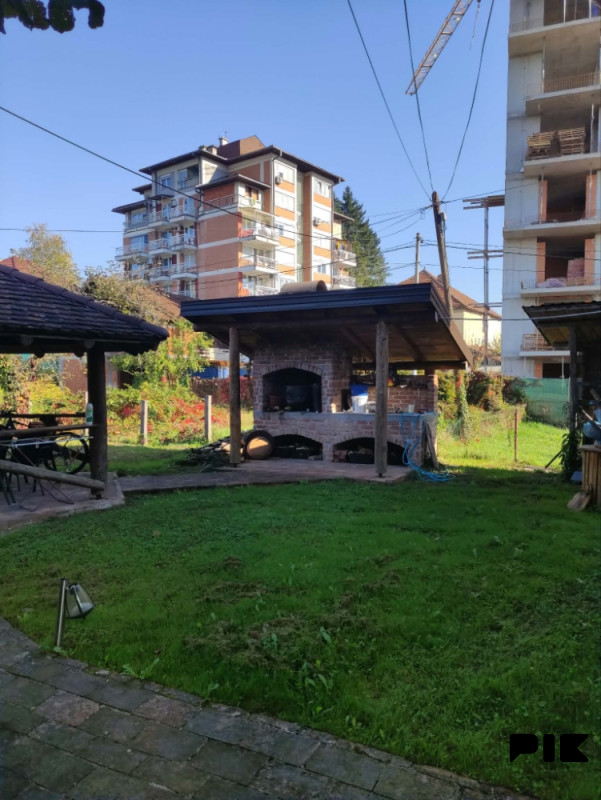 Na prodaju kuća u Novom Gradu 3
