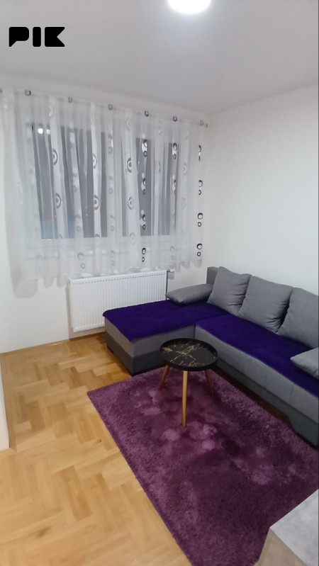 Namještena garsonjera u Bijeljini (Tolstojeva 40) 065 597 777 2