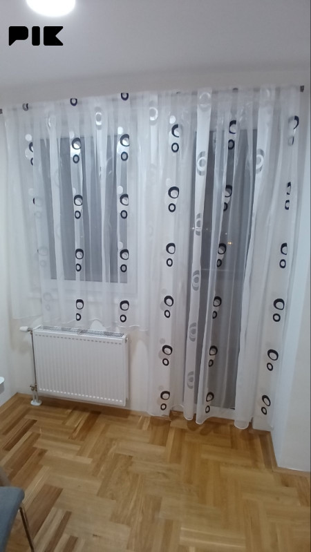 Namještena garsonjera u Bijeljini (Tolstojeva 40) 065 597 777 3