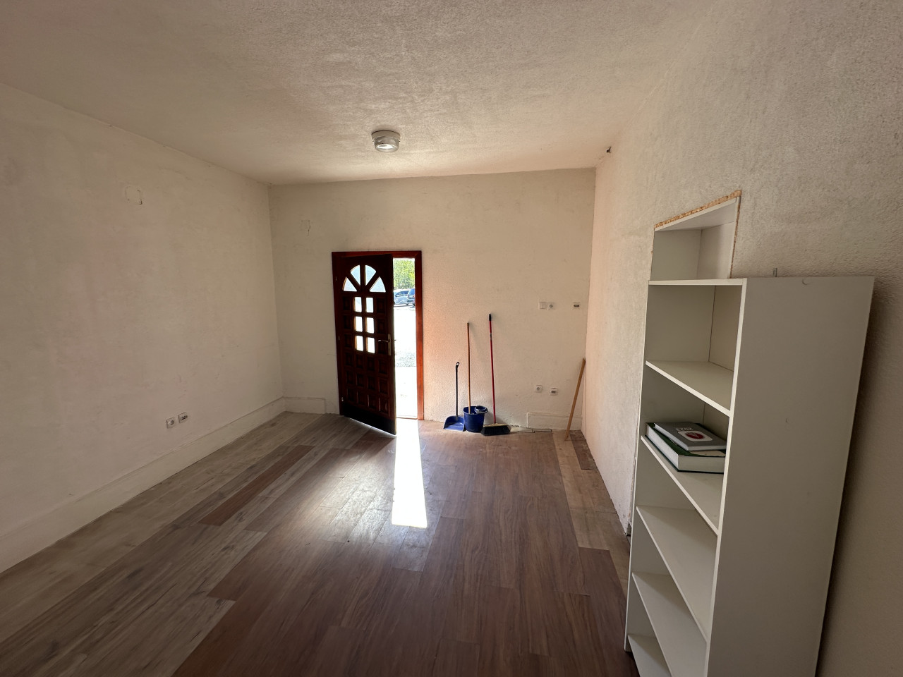 Poslovni prostor - skladište - najam - 22 m2 2