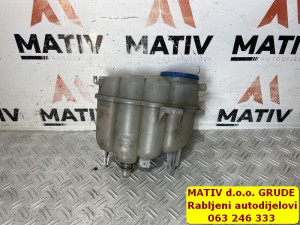 Posuda vode MOTORA Audi A4 B9 8W 2,0 TDI 2017 8W012140