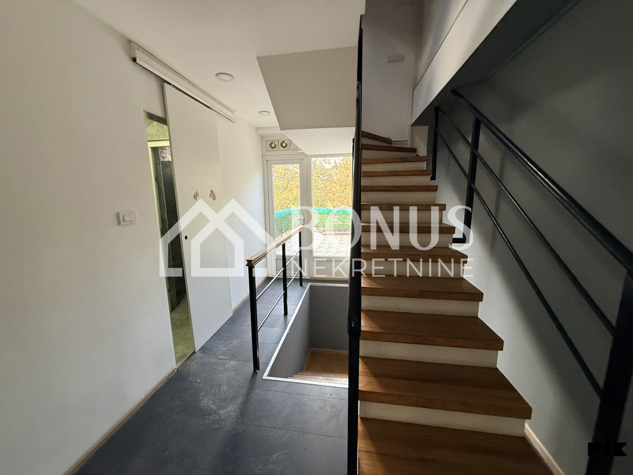Poslovni prostor u centru grada, 86.65 m2 - Zenica