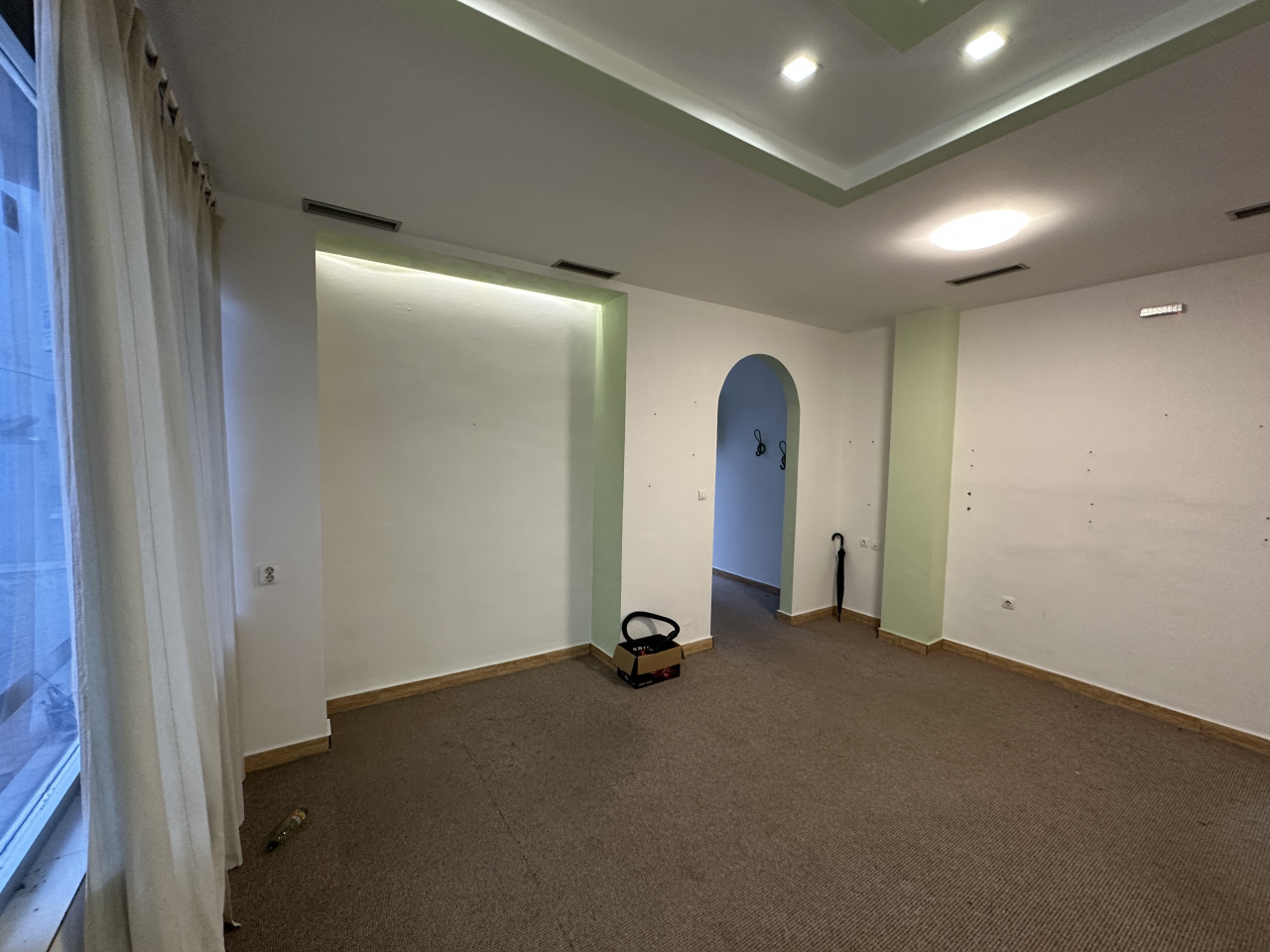 Dvoetažni prostor u strogom centru - 137 m2 3