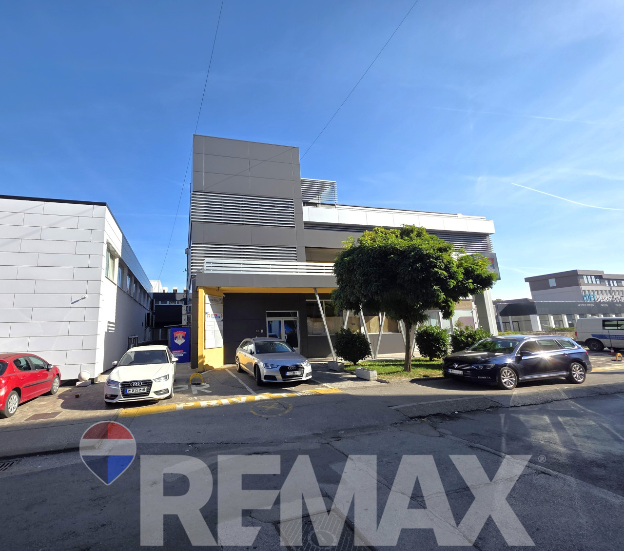 Odličan poslovni prostor 377 m2 | 3 parking mjesta | Širi centar 2