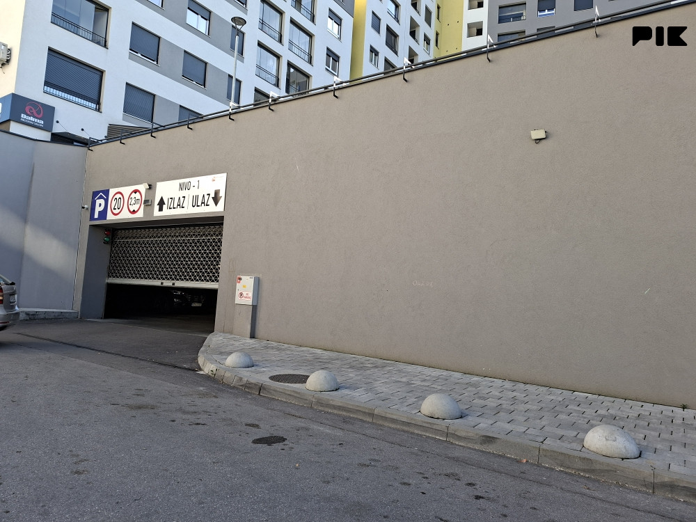 Garažno mjesto garaza Stupine "H 2