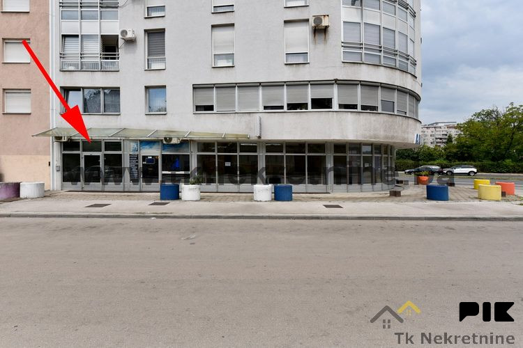Poslovni prostor 41,58 m2, u blizini TC "Tuzlanka" 2