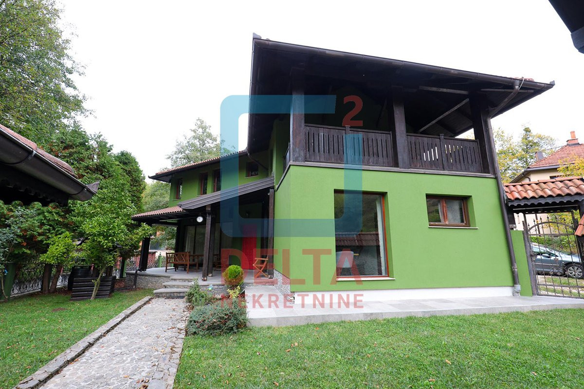 Kuća 108m2 + dvije terase/ na parceli 250m2/ Faletići /Stari Grad 3