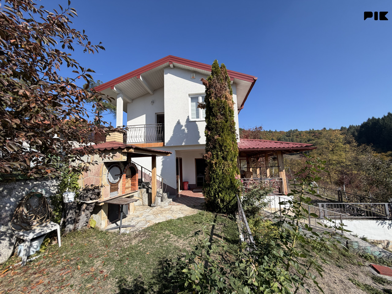 Vikendica Rakovica 1627 m2 legalizovana dvije etaže parking