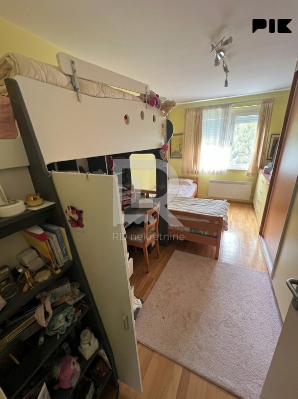 Na prodaju renoviran dvosoban stan, 63 m2 Borik 2