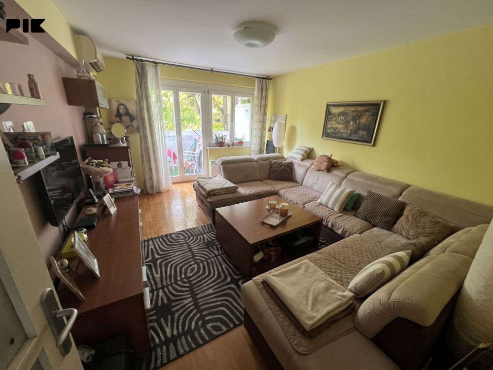 Na prodaju renoviran dvosoban stan, 63 m2 Borik