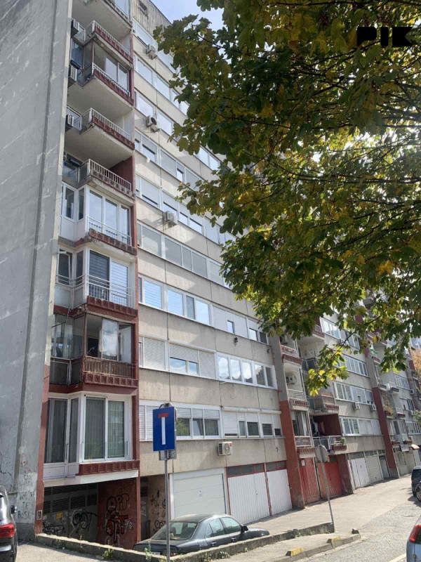 PRODAJA STANA ČENGIĆ VILA