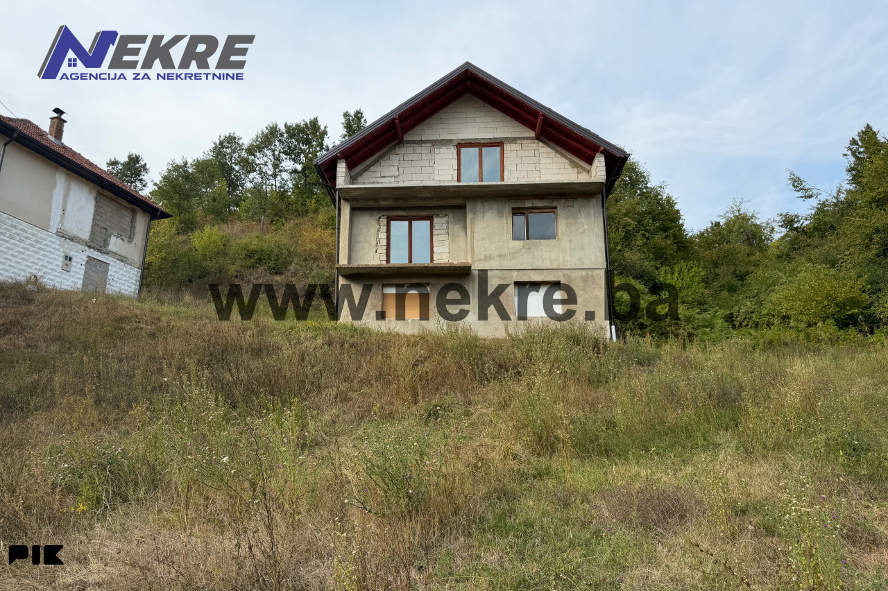 Plac sa Kućom Tuzla-bare 2