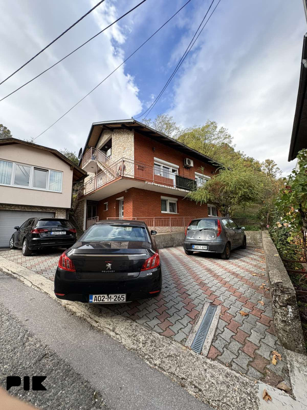 Kuće Banja Luka 200m2