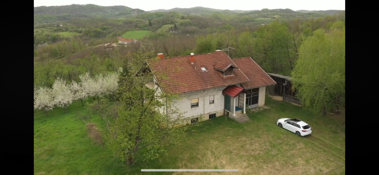 Imamje kod Banjaluke kuća 256 m2 i 7289 m2 zemljište
