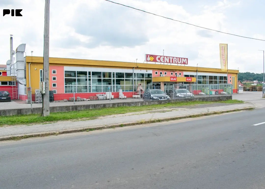 Poslovni prostor Kozarska Dubica 1869m2 2