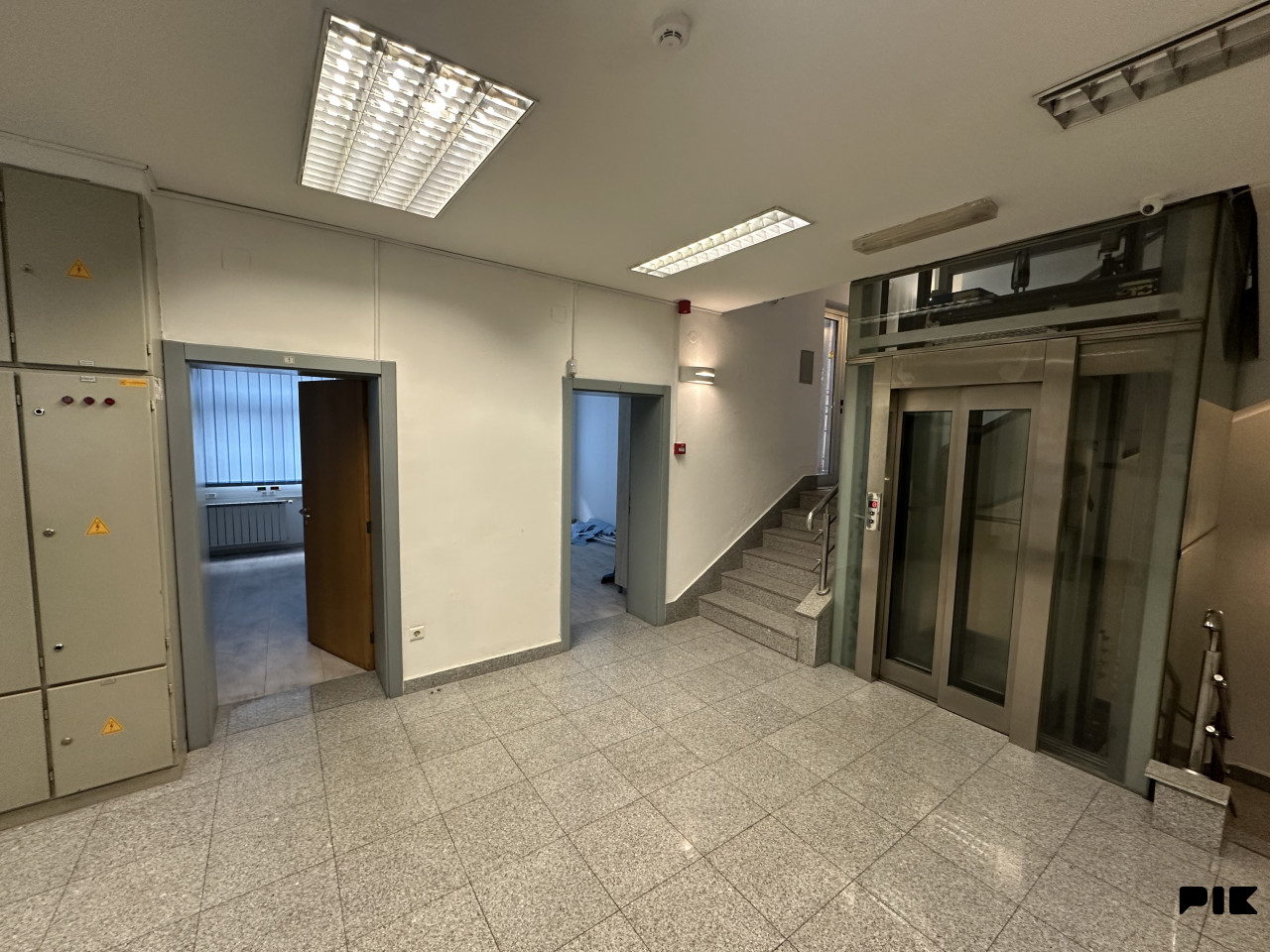 Zgrada Poslovni prostori za izadavanje Sarajevo Stari Grad Centar 2