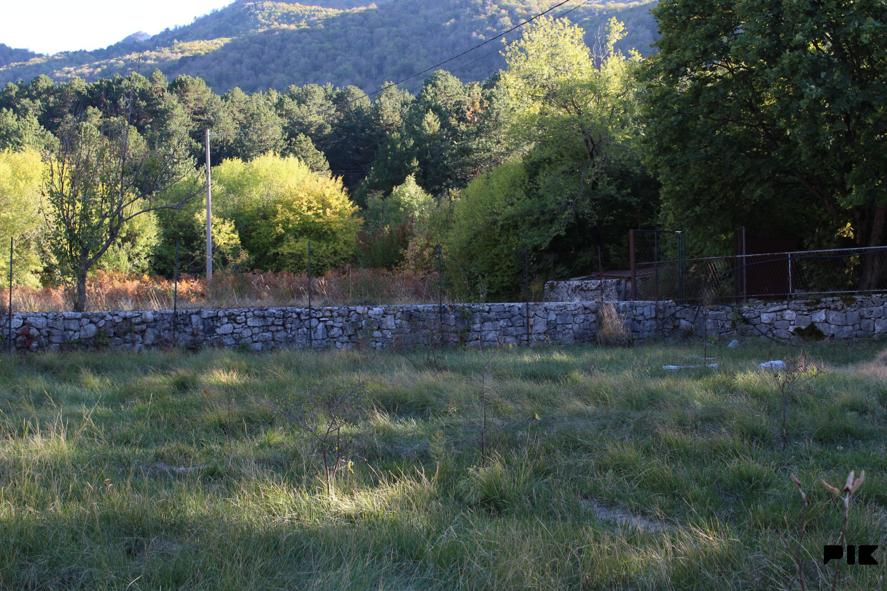 Vikendica 60m2 sa placem 2000m2, Ubla , Trebinje