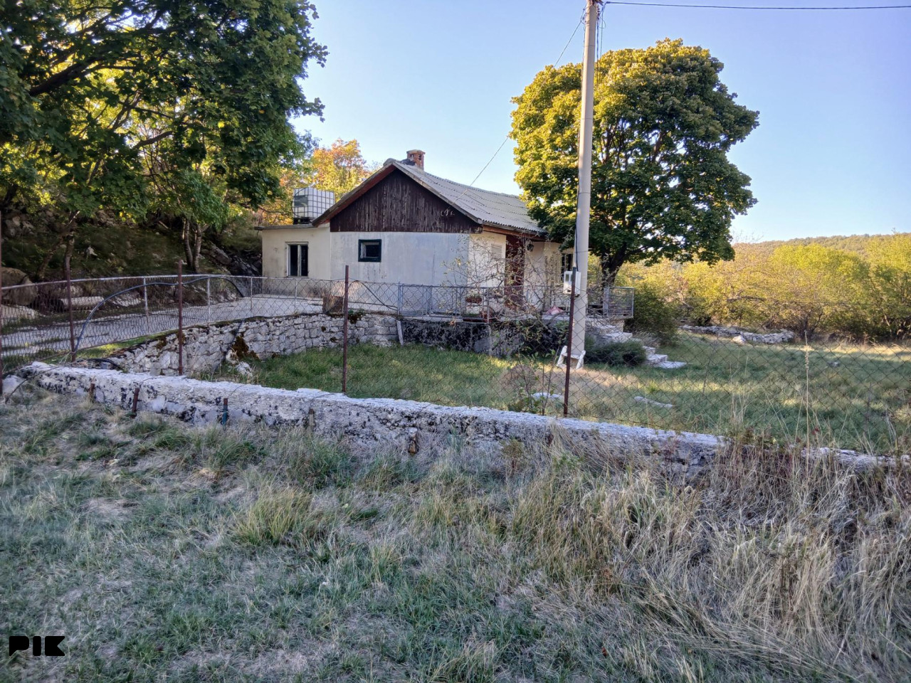 Vikendica 60m2 sa placem 2000m2, Ubla , Trebinje 2