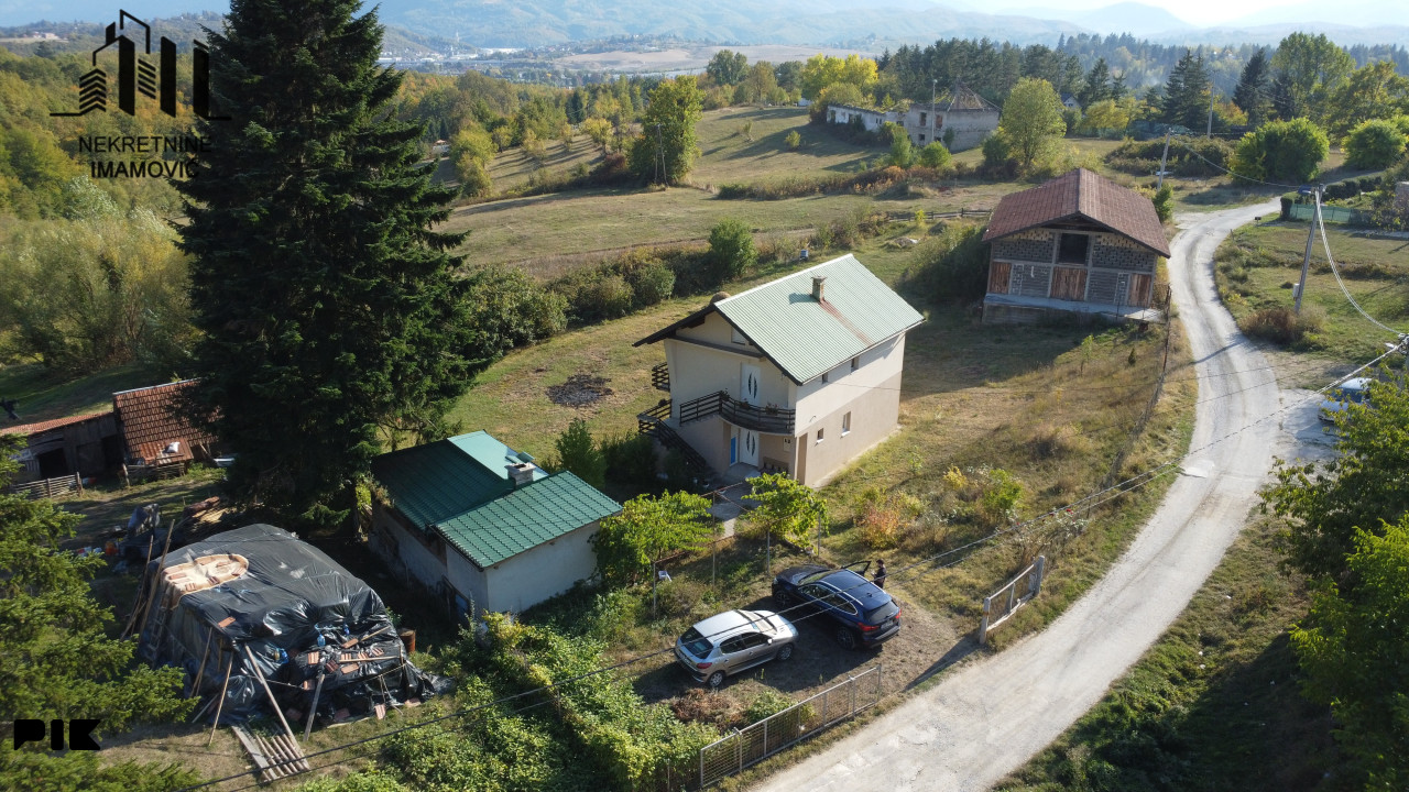 Kuća sa pomoćnim objektima / Ilidža / Gornje Vlakovo