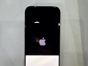 Apple iPhone 15 Pro 256GB polovan razbijen ekran
