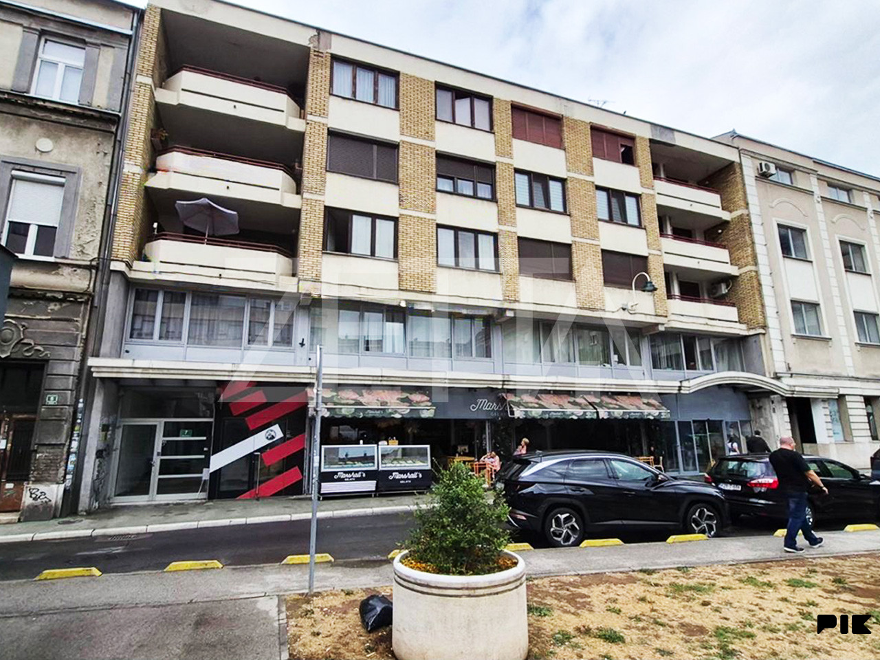 Četverosoban stan 111 m2, Centar - ZettaNekretnine