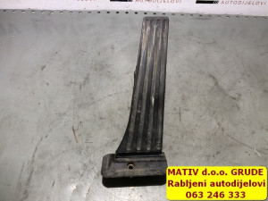 PAPUČICA gasa BMW E90 LCI 325d 2011 6789998 PAP837