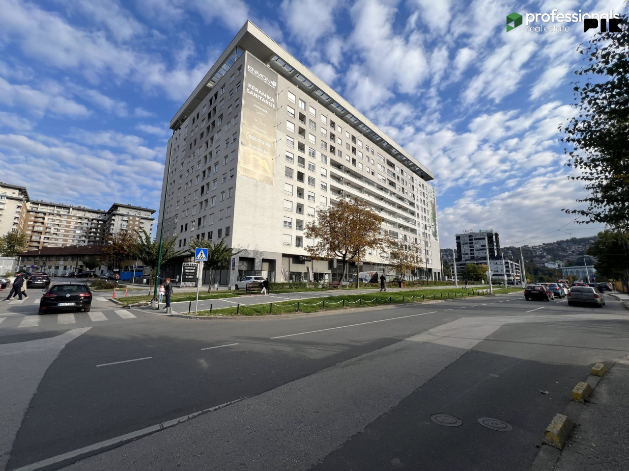Četverosoban dvoetažni stan sa garažom Veneto Otoka Sarajevo