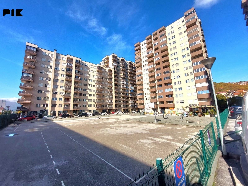 CAPITAL/ Trosoban stan sa garažom i ostavom MILJACKA/ 58m2