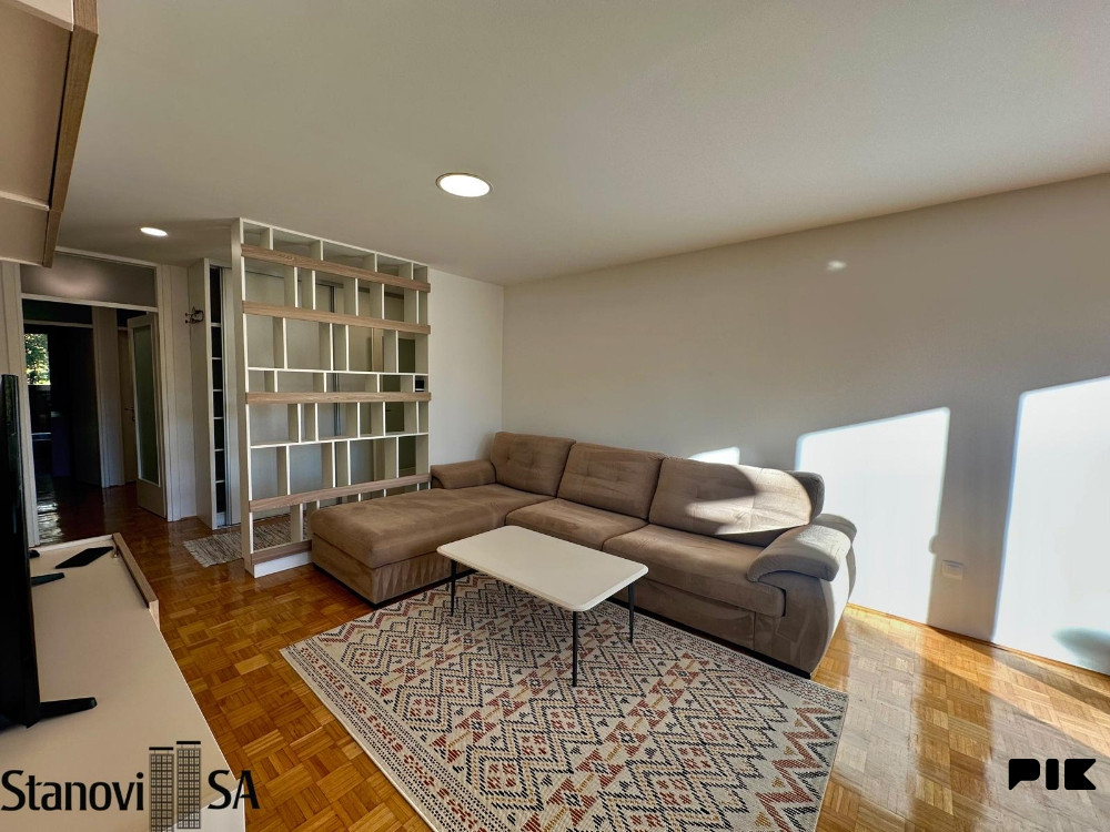 Renoviran moderan stan 95m2 - Centar 2