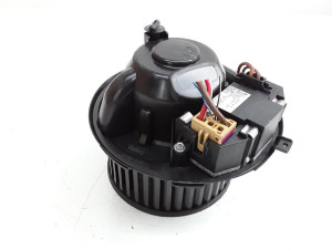 1K1820015F MOTORIC VENTILACIJE  Volkswagen GOLF V 2003