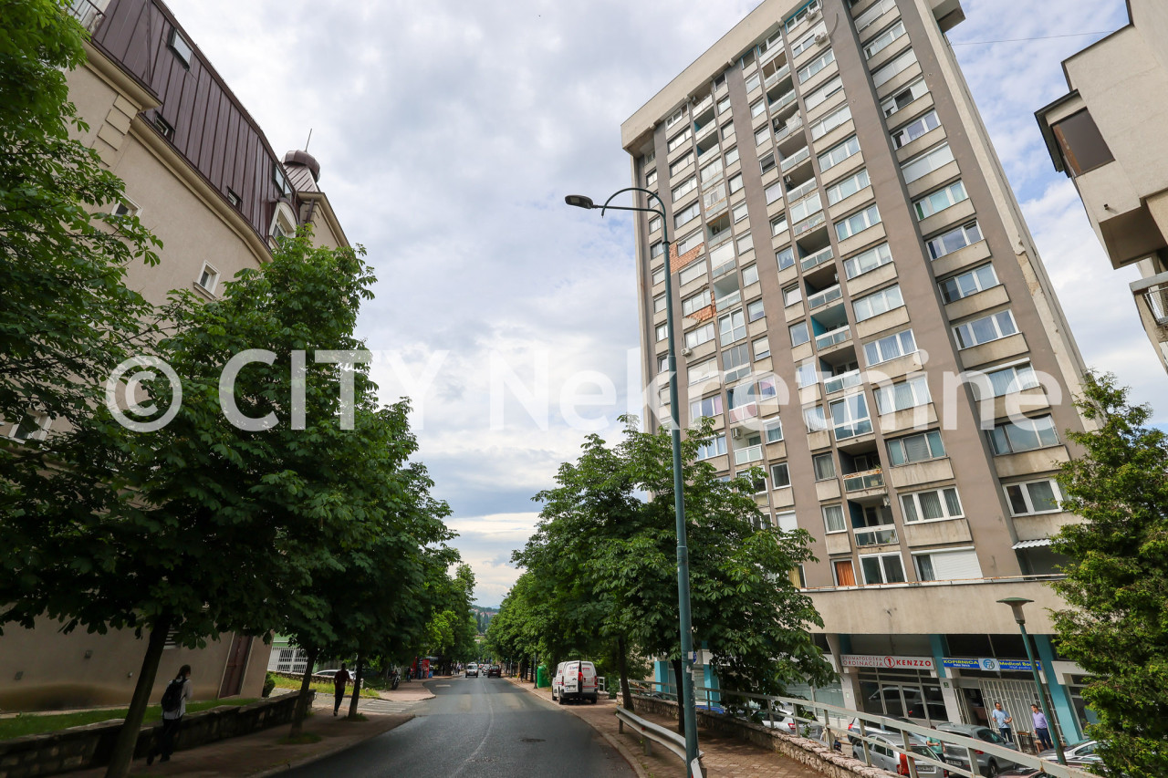 Trosoban stan - Centar - Koševo - Bolnička - 78 m2