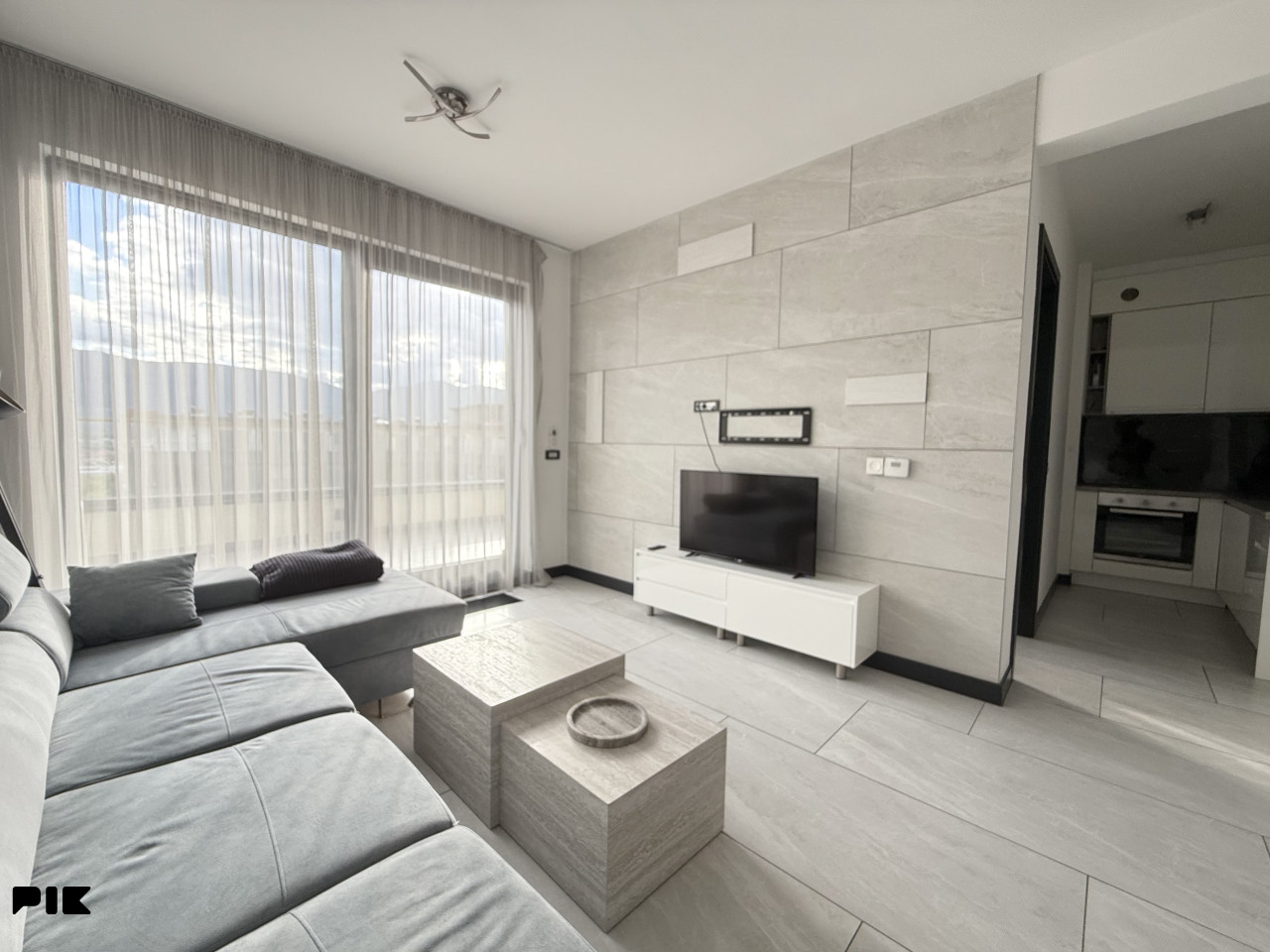 Penthouse dvosoban stan sa garazom | Bulevar | Novogradnja | Stup 2
