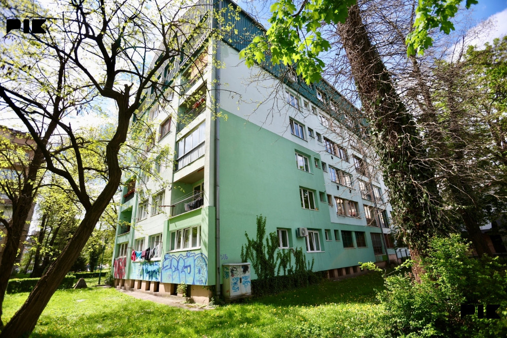 Stan u srcu Grbavice, Sarajevo