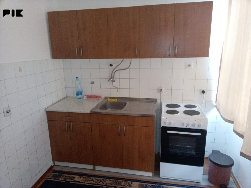 Iznajmljujem dvosoban namješten stan