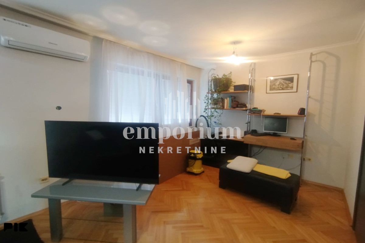 Namješten trosoban stan 89 m2 u Š naselju ID:2831/IP 2