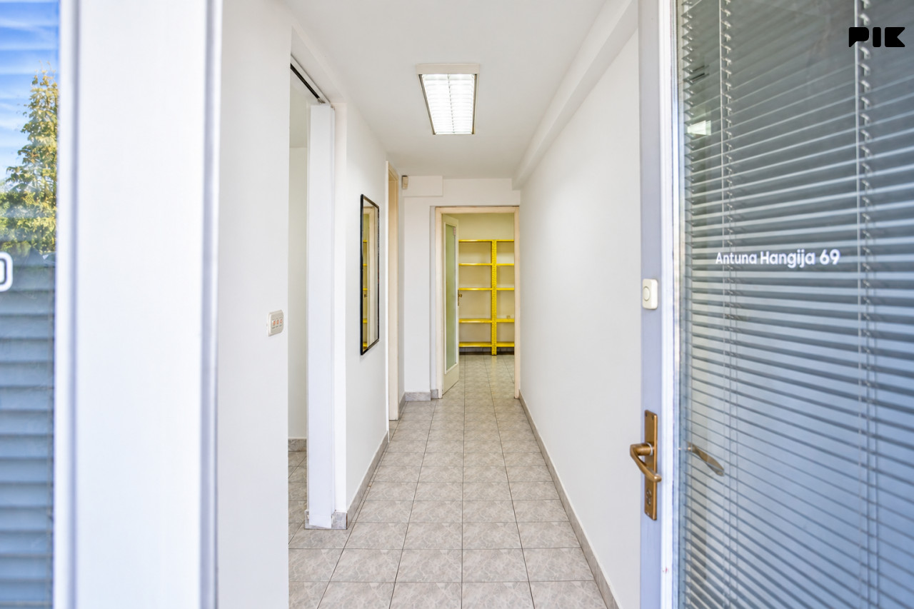 Poslovni prostori Sarajevo - Centar, Antuna Hangija, 30m2