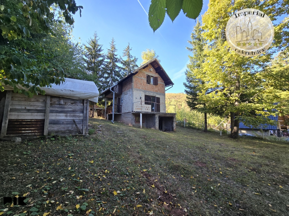 Vikendica Brezovice, Mokro, Pale, 60m2, sa 1275m2 zemljišta, top